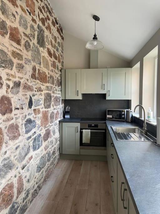 Signalman'S Cottage In Clachnaharry South Kessock المظهر الخارجي الصورة